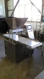 Bolo automático do equipamento de produção que faz a máquina com doce ou manteiga de enchimento